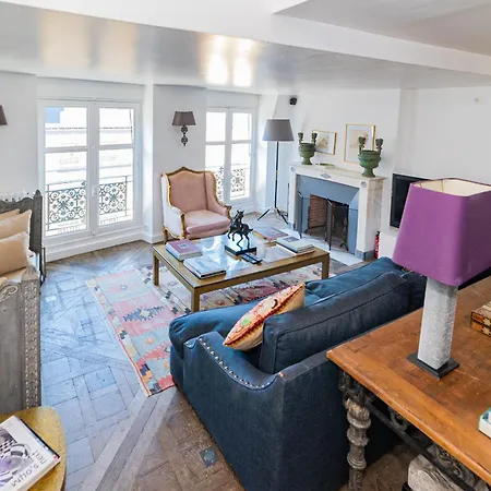Odeon Apartment Paris